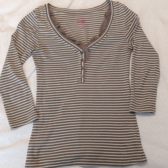 [3/$10] Striped ruffle shirt - Old Navy XS - Picture 1 of 4